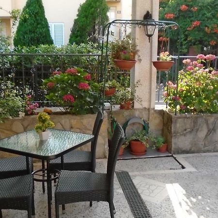 Guest House Villa Castio Petrovac Exterior foto