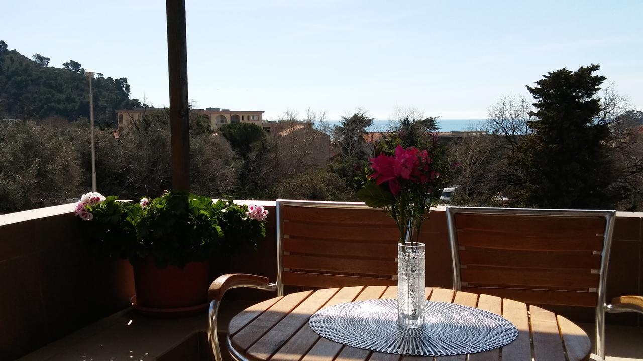 Guest House Villa Castio Petrovac Exterior foto