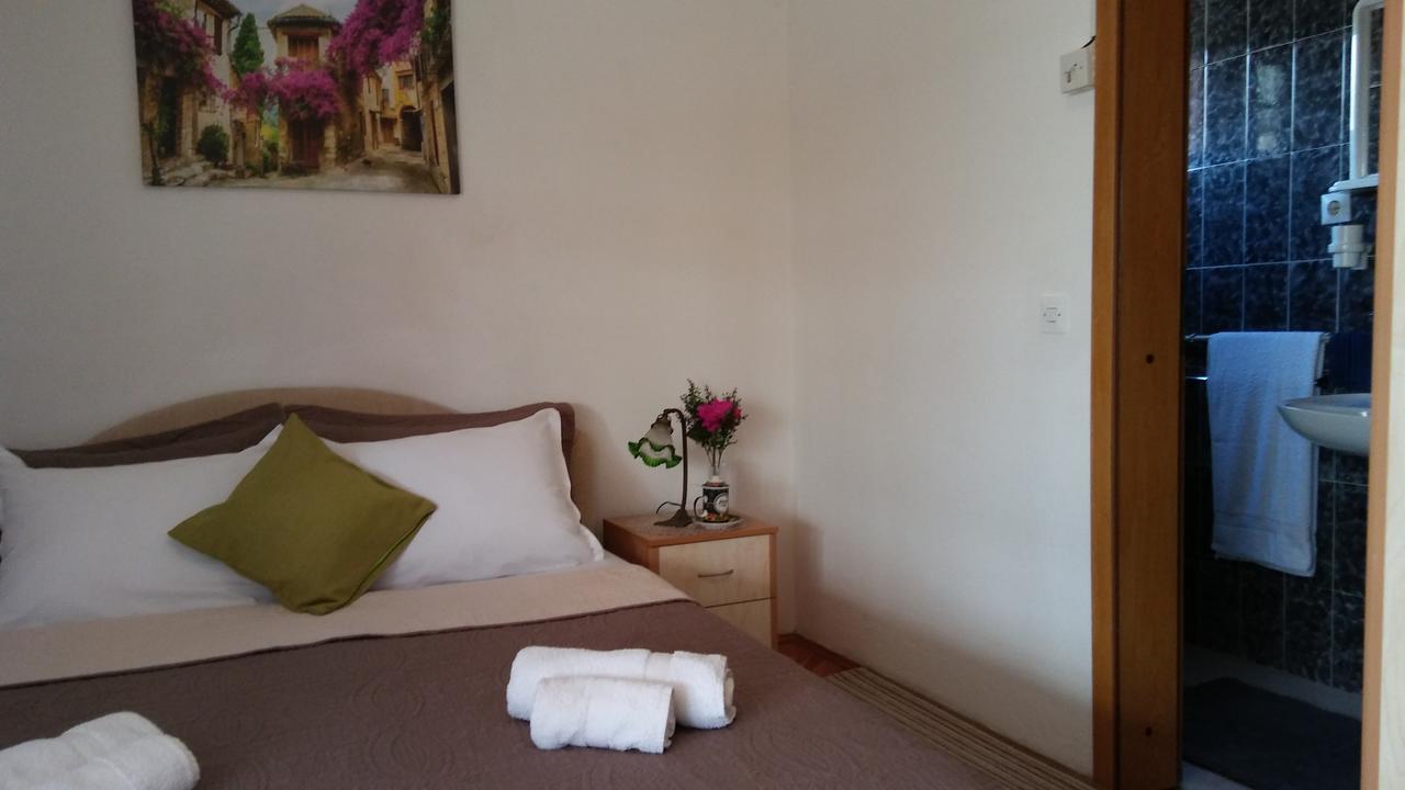 Guest House Villa Castio Petrovac Exterior foto