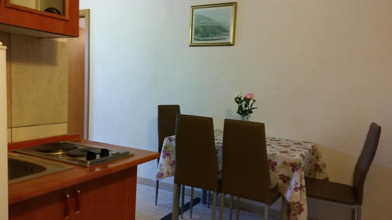 Guest House Villa Castio Petrovac Exterior foto