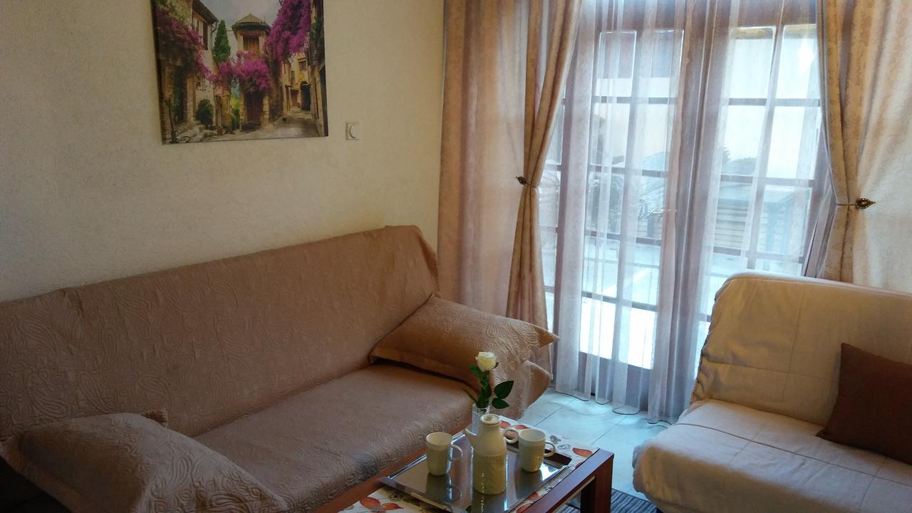 Guest House Villa Castio Petrovac Exterior foto