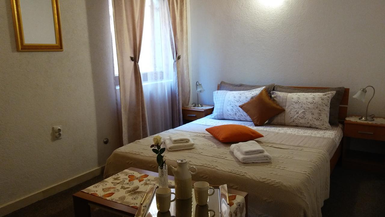 Guest House Villa Castio Petrovac Exterior foto