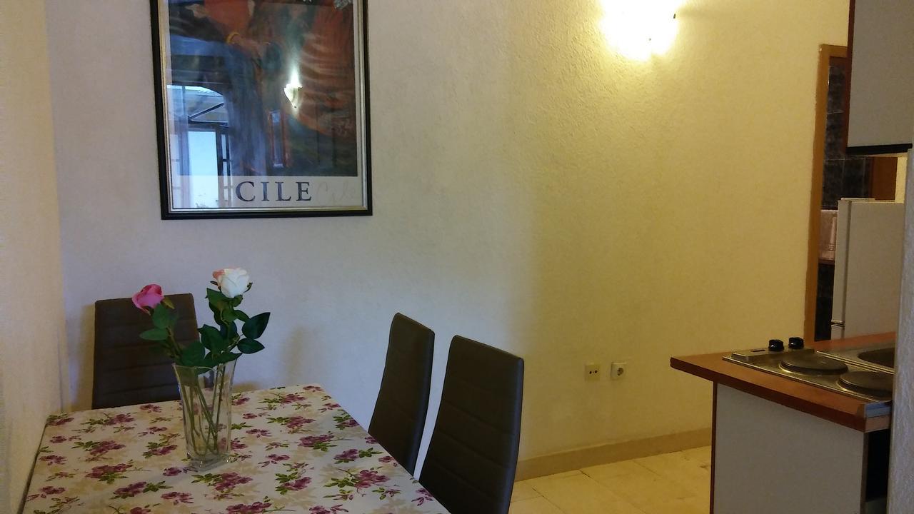 Guest House Villa Castio Petrovac Exterior foto