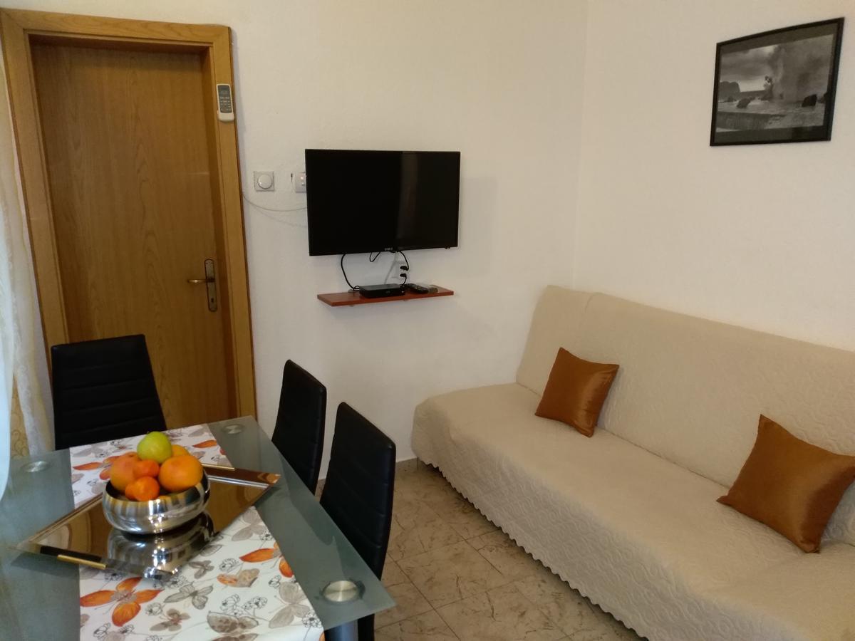 Guest House Villa Castio Petrovac Exterior foto