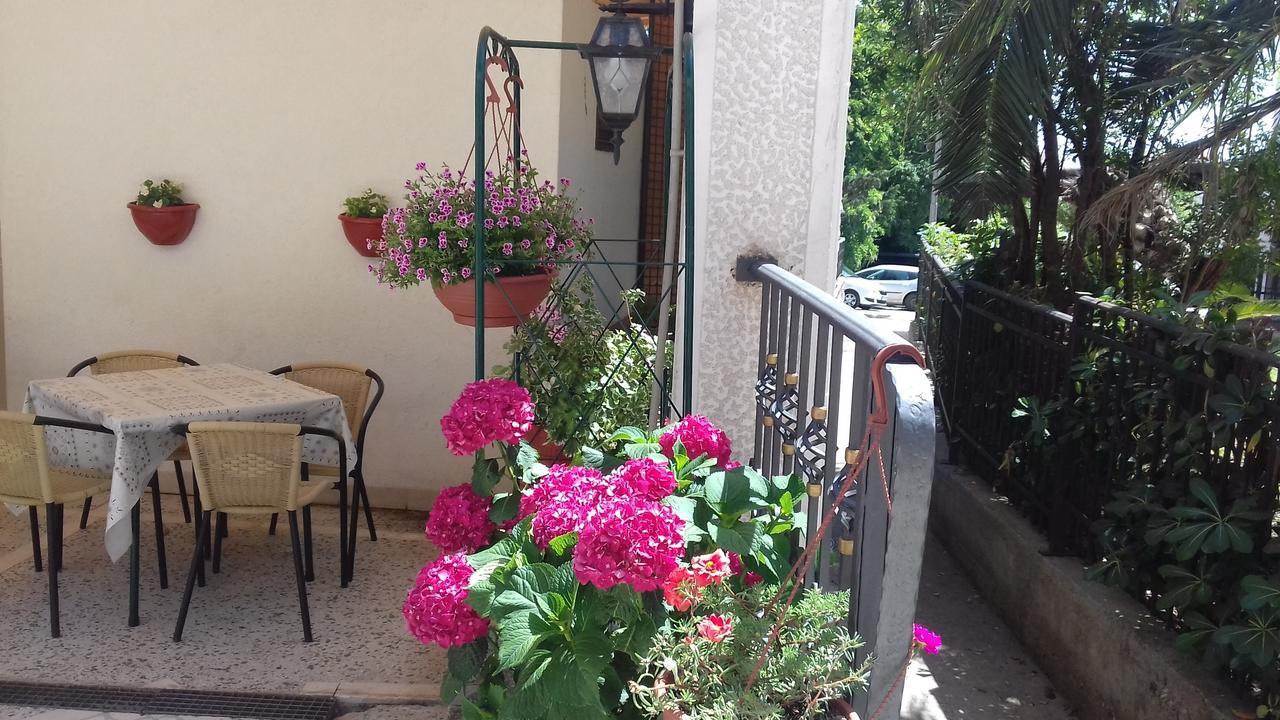 Guest House Villa Castio Petrovac Exterior foto