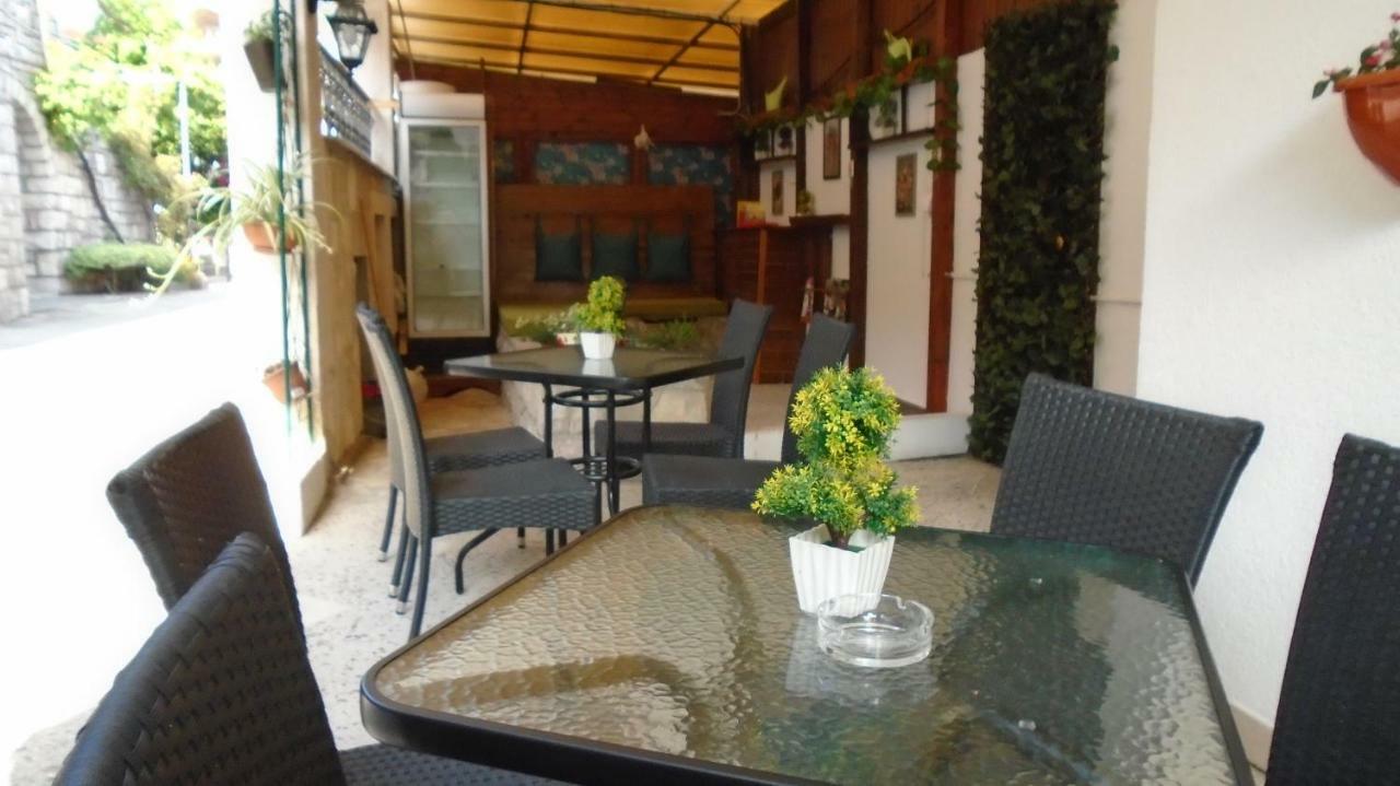 Guest House Villa Castio Petrovac Exterior foto